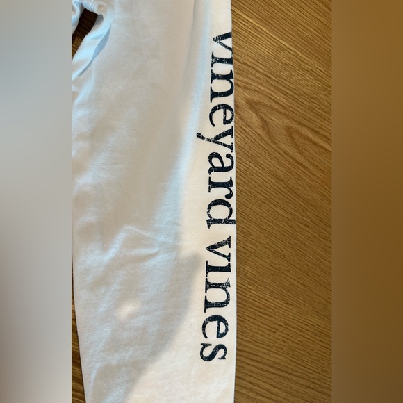 🩷 VineYard Vines Long Sleeve 🩷 - Picture 3 of 6